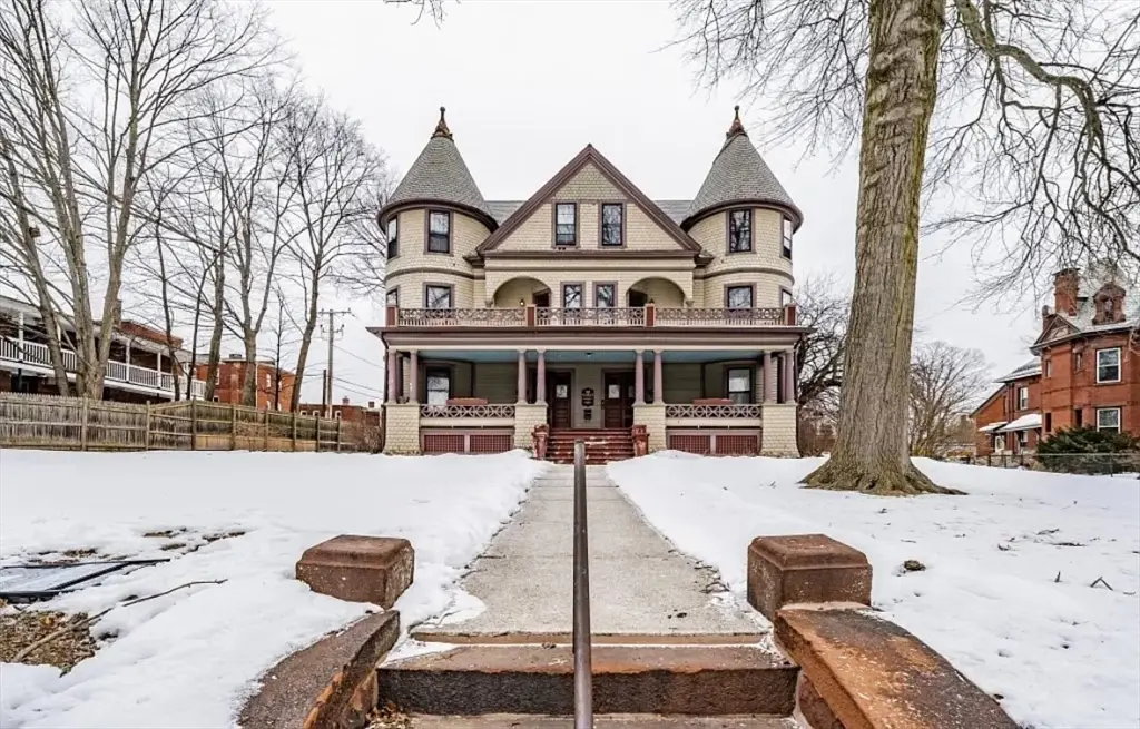 1137 Dwight St #C, Holyoke, MA 01040 - Image #1