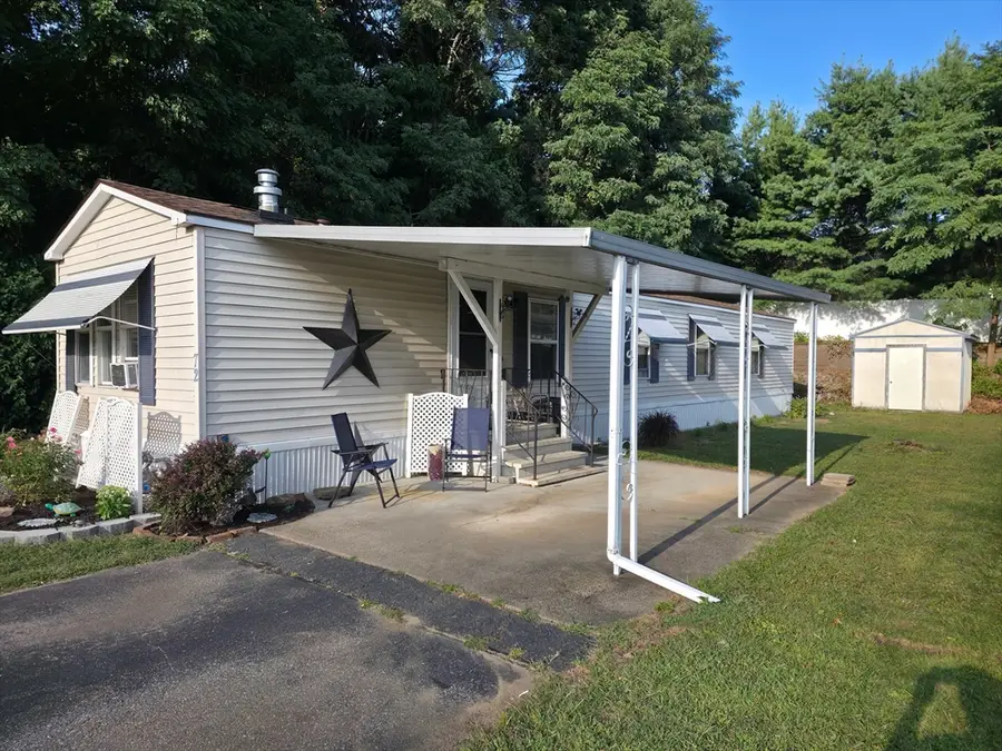 72 Holiday Cir, Chicopee, MA 01020 - Image #2