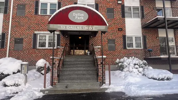 13 Dallas Dr #305, Dracut, MA 01826