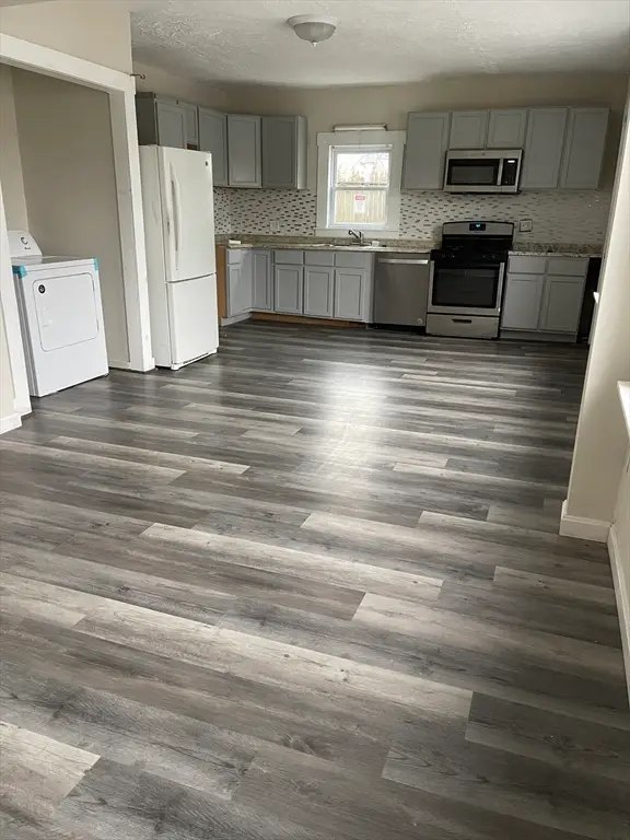 67-69 Loring St, Lowell, MA 01851