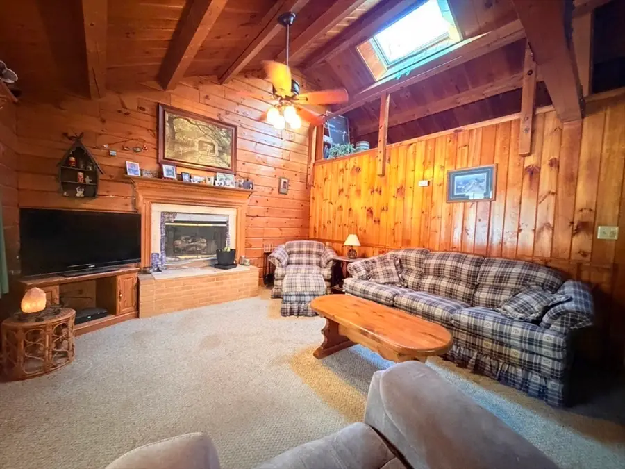 41 Kingsbury Rd, Spencer, MA 01562 - Image #2