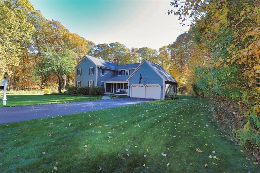 11 Fairway Ln, Medway, MA 02053 - Image #2