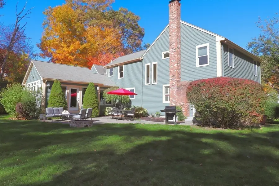 11 Fairway Ln, Medway, MA 02053 - Image #3