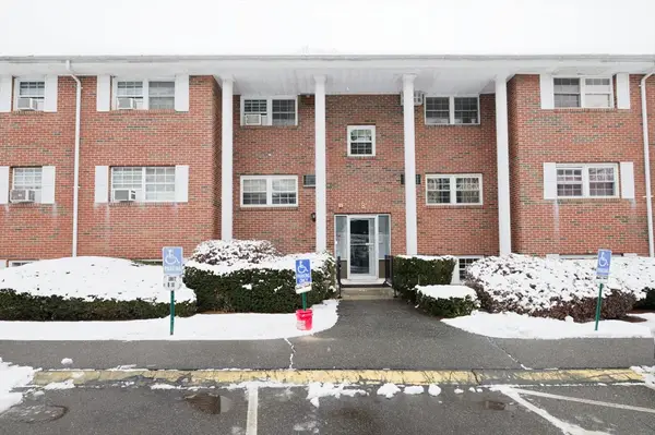 39 Pleasant St #B4, Northborough, MA 01532