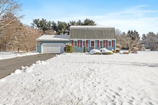 34 Rolling Hills Dr, East Bridgewater, MA 02333
