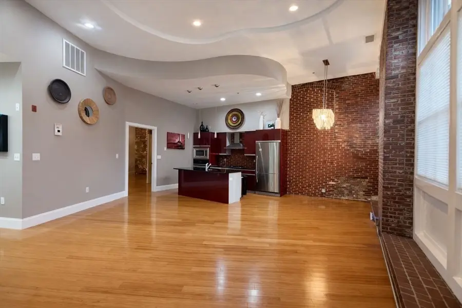 30 Market St #7, Lowell, MA 01852 - Image #2