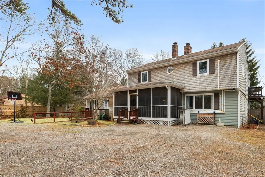 34 Rainbow Ln, Mashpee, MA 02649 - Image #2