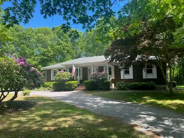 19 Roosevelt Rd, Plymouth, MA 02360 - Image #1