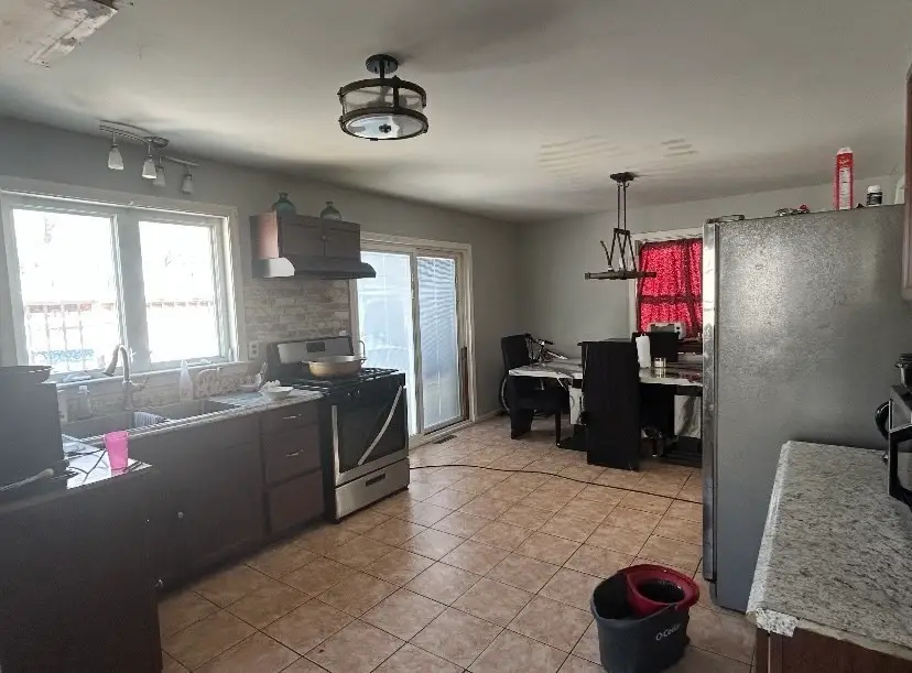 145 Cambridge, Springfield, MA 01109 - Image #3