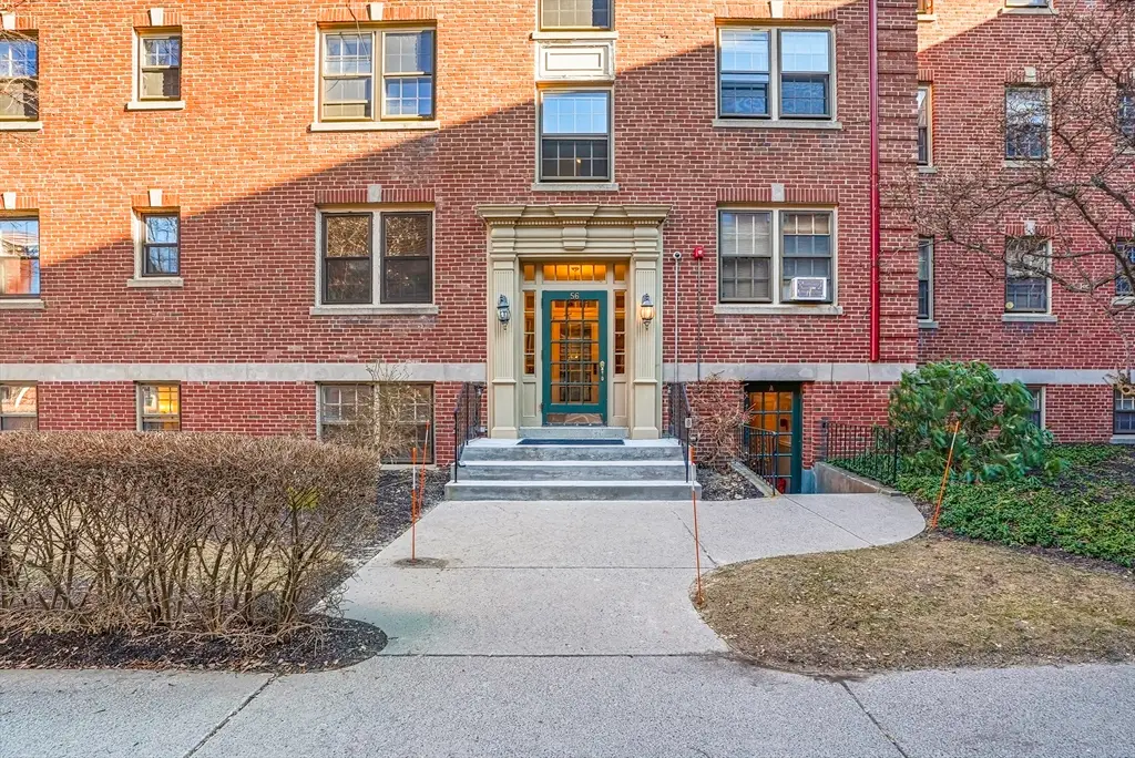 56 Elm St #2, Worcester, MA 01609 - Image #1