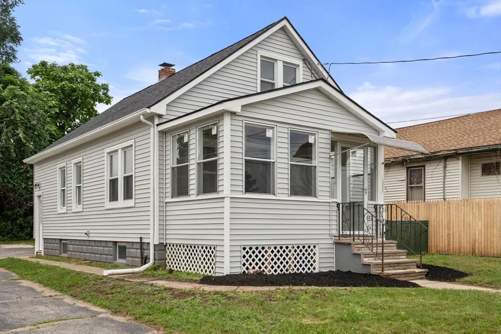 32 Kent Rd, Springfield, MA 01129 - Image #1