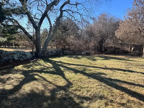 1371 Drift Rd, Westport, MA 02790