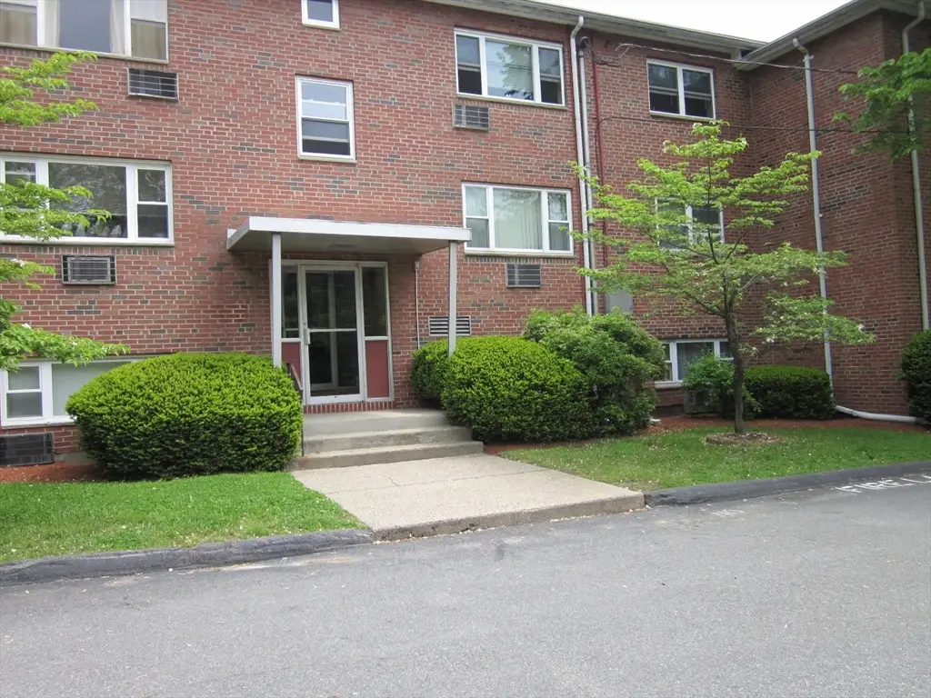 73 Walnut Street #6, Newton, MA 02460 - Image #1