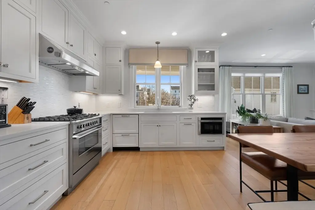 38 P St #3, Boston, MA 02127 - Image #1