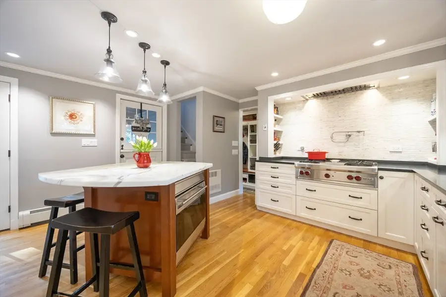 9 Elmcrest Cir, Melrose, MA 02176 - Image #3