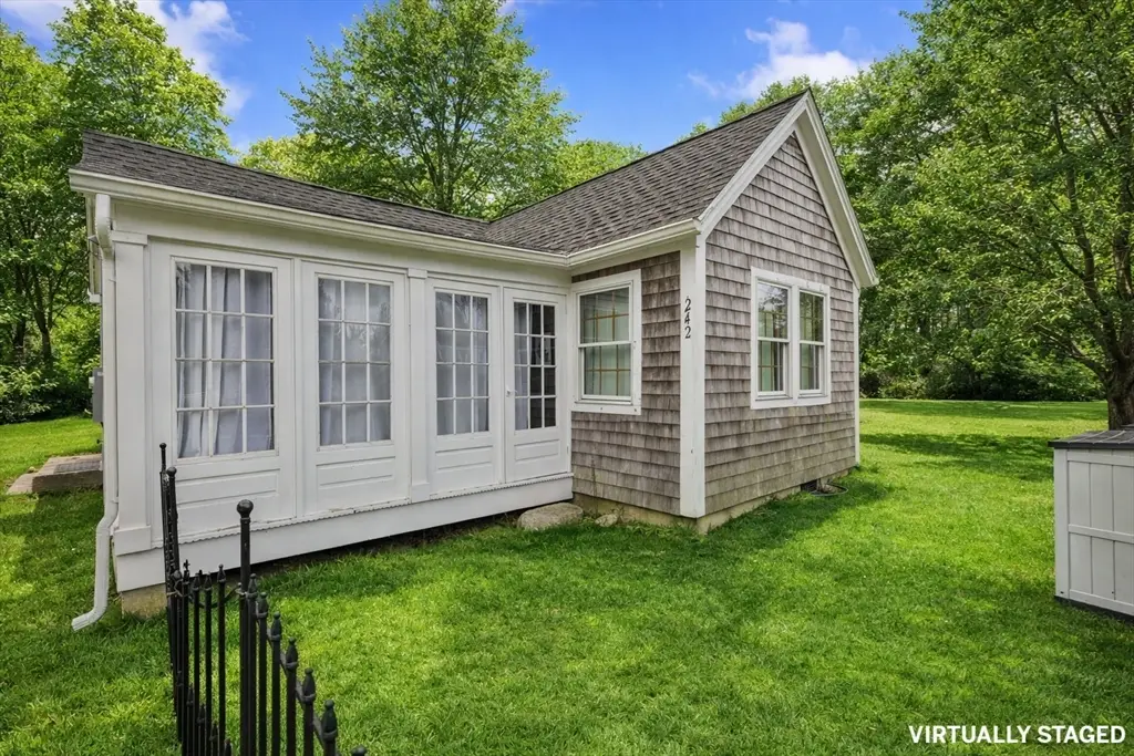 242 Enterprise St, Duxbury, MA 02332 - Image #1