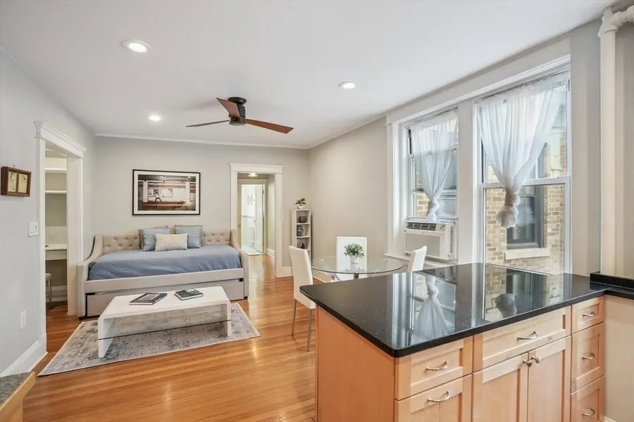 116 Riverway #18, Boston, MA 02215 - Image #2