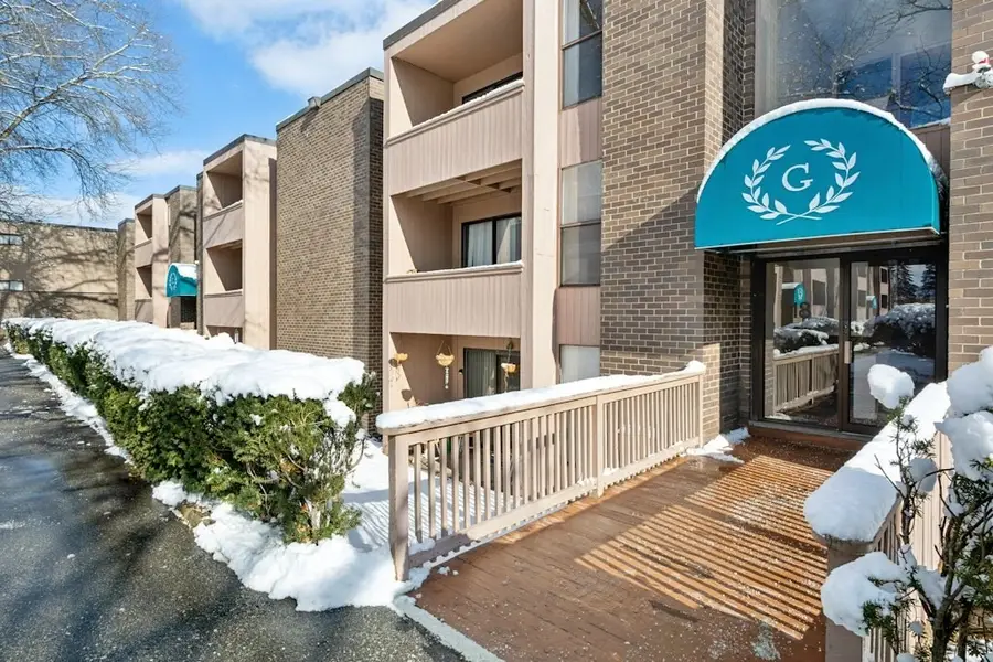 18 Shrewsbury Green Dr #I, Shrewsbury, MA 01545 - Image #2