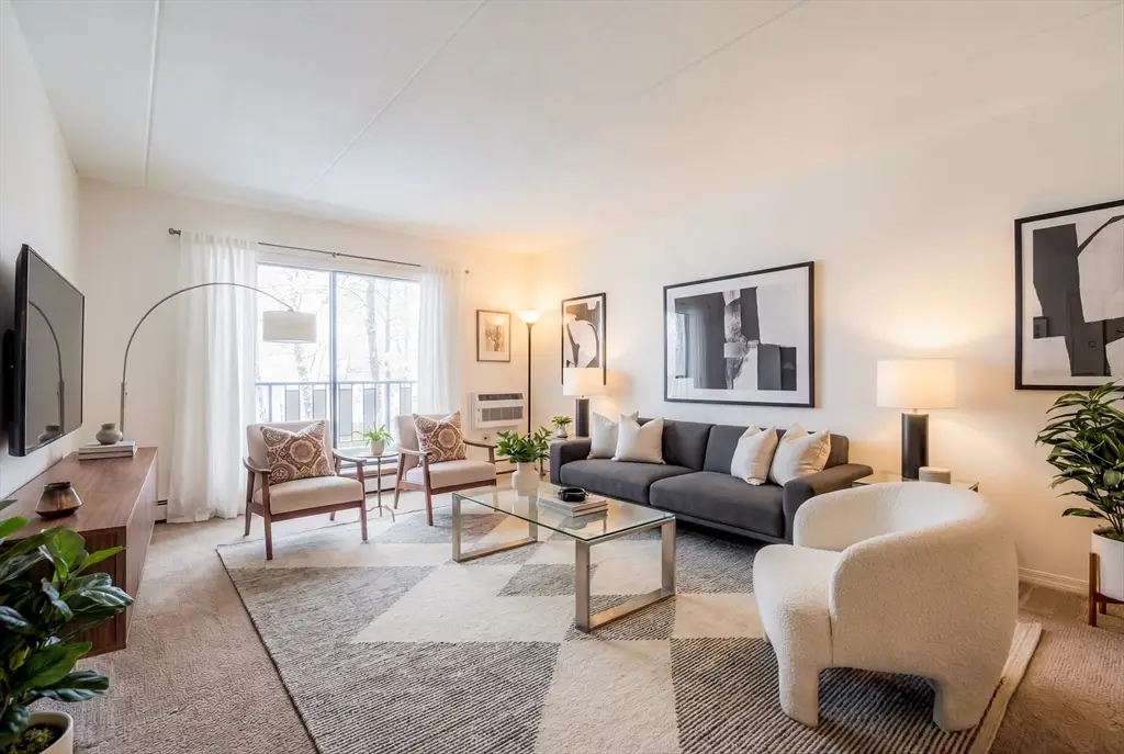 80 N Warren St #31, Woburn, MA 01801 - Image #1