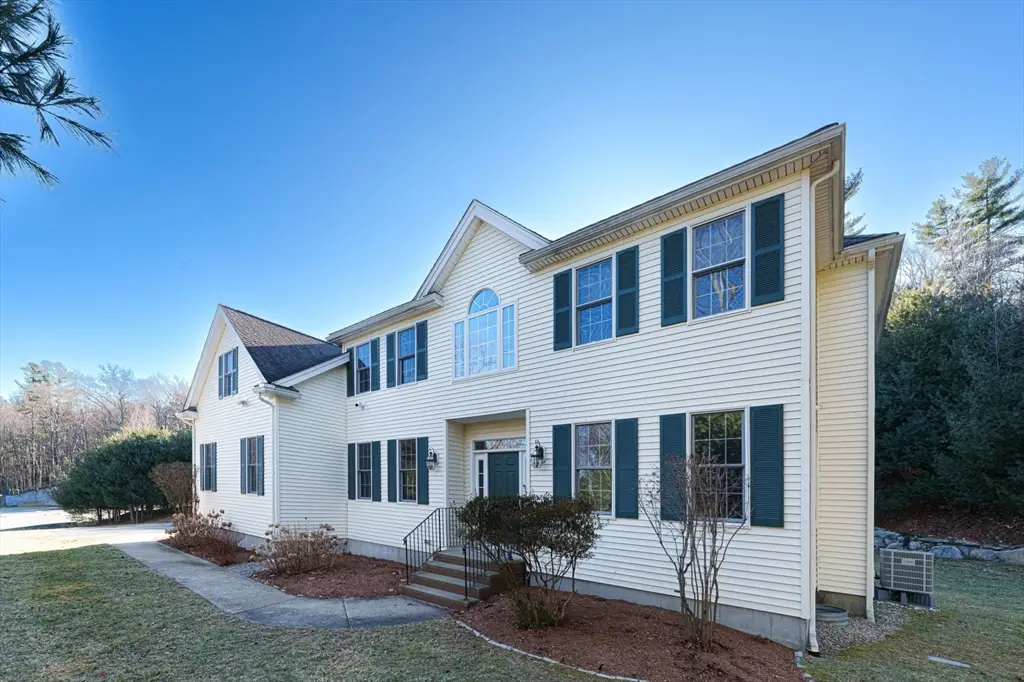 300 Crownshield Avenue, Uxbridge, MA 01569 - Image #1