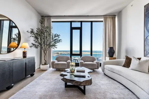 682 Atlantic Ave #39L, Boston, MA 02111