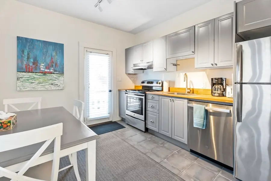 35 New York Avenue, Oak Bluffs, MA 02557 - Image #2