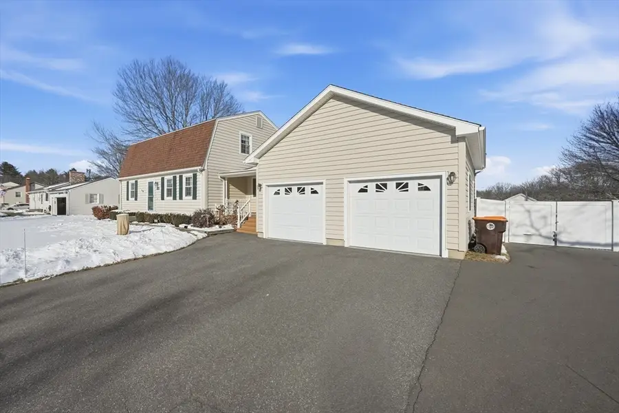 85 Red Fox Dr, Feeding Hills, MA 01030 - #3