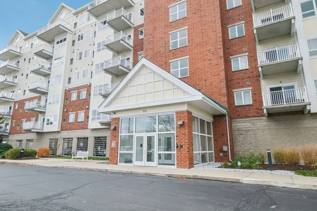 527 Pawtucket #207, Lowell, MA 01854 - Image #1