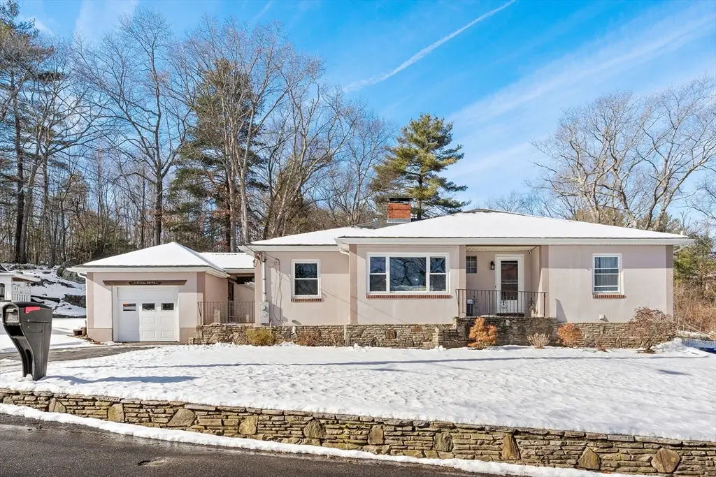 1 Villa Dr, Hopedale, MA 01747 - Image #1