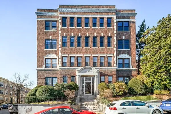 4 Chiswick #34, Boston, MA 02135