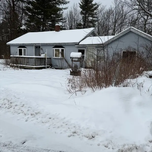 72 Park Rd, Ashby, MA 01431