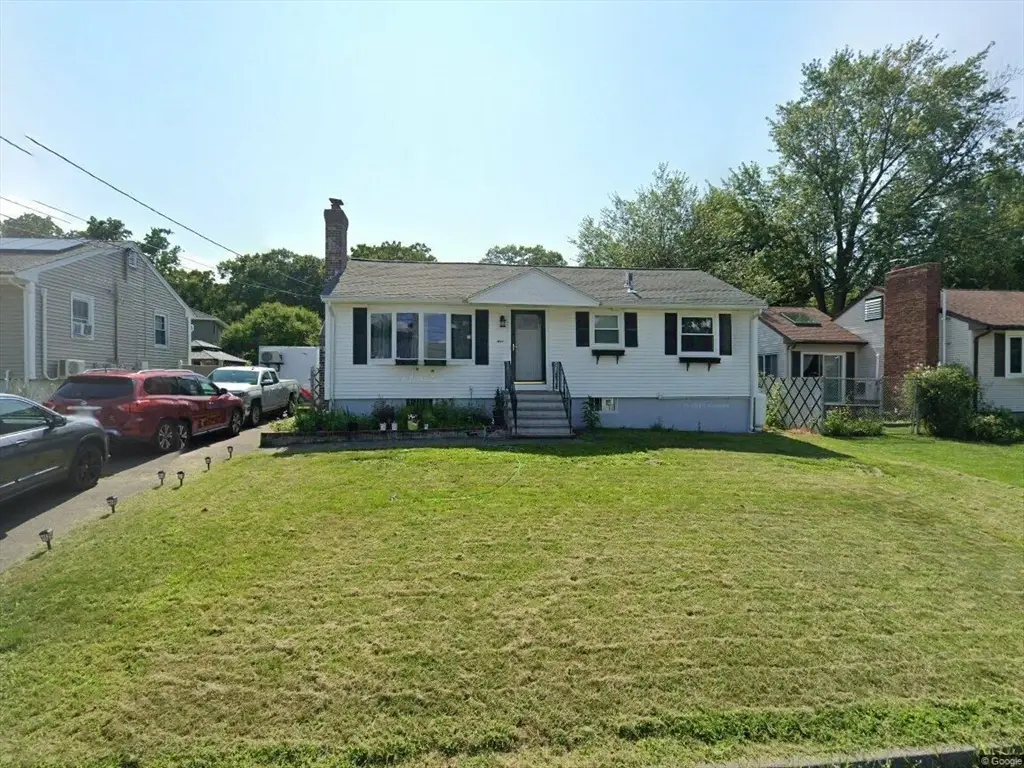 9 Oakland Rd, Lawrence, MA 01843 - Image #1