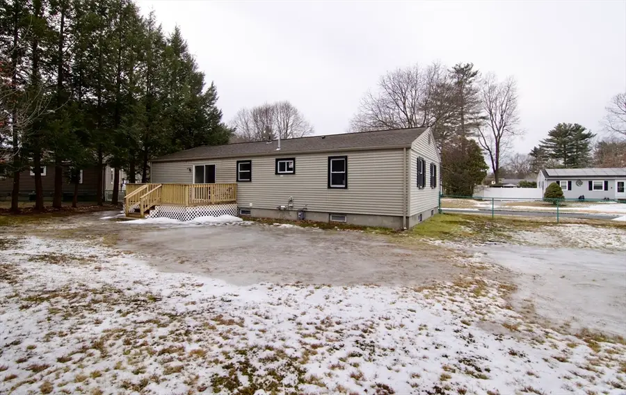 156 Saffron Cir, Springfield, MA 01129 - Image #2