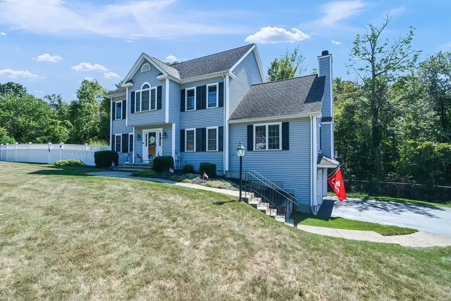 16 Heron Ln, Hopedale, MA 01747 - Image #2