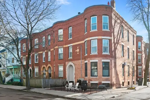 96 Brook St #3, Brookline, MA 02445