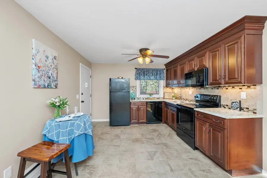 33 Jacqueline Rd #D, Waltham, MA 02452 - Image #3