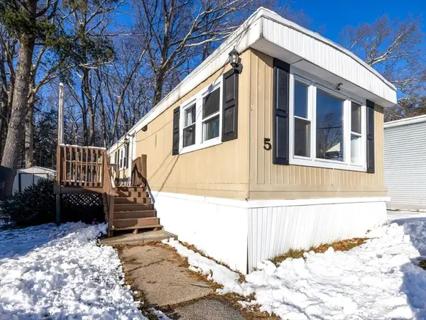 5 Alpine St, Rockland, MA 02370