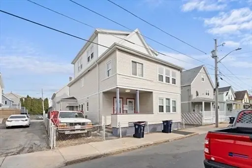 19 Heath St, Everett, MA 02149 - Image #2