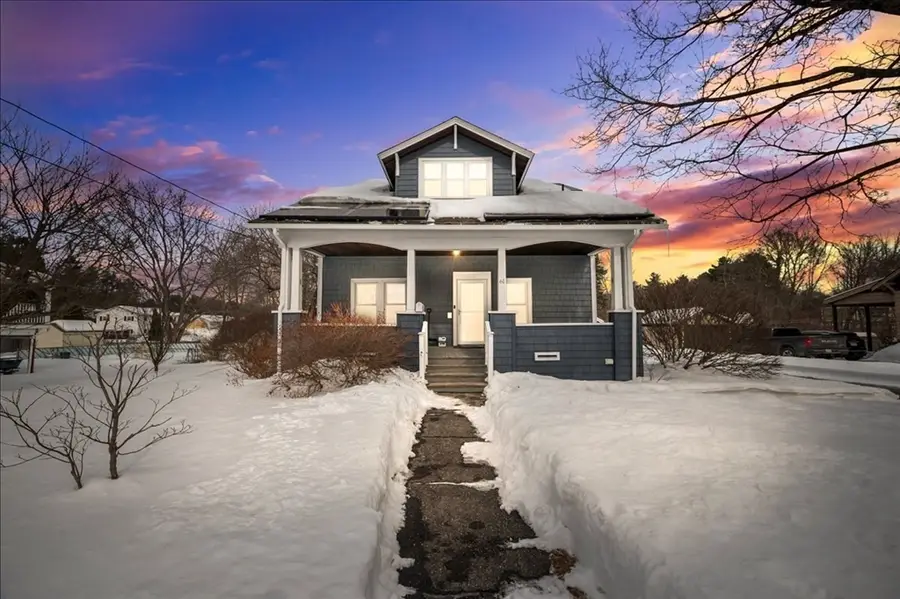 61 School St, Auburn, MA 01501 - #3