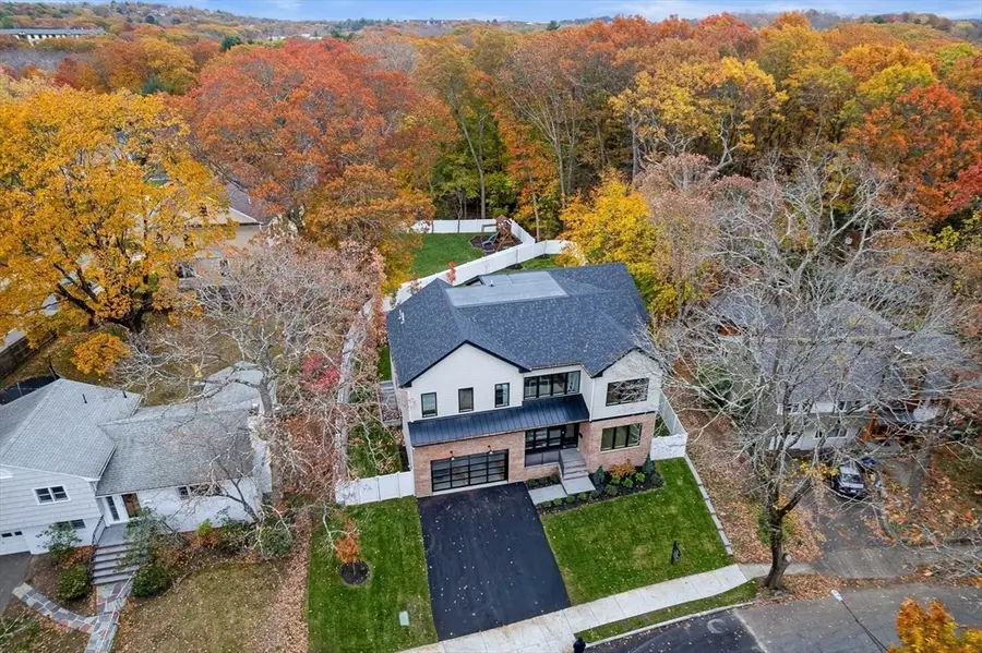 16 Dorcar Rd, Newton, MA 02467 - Image #2