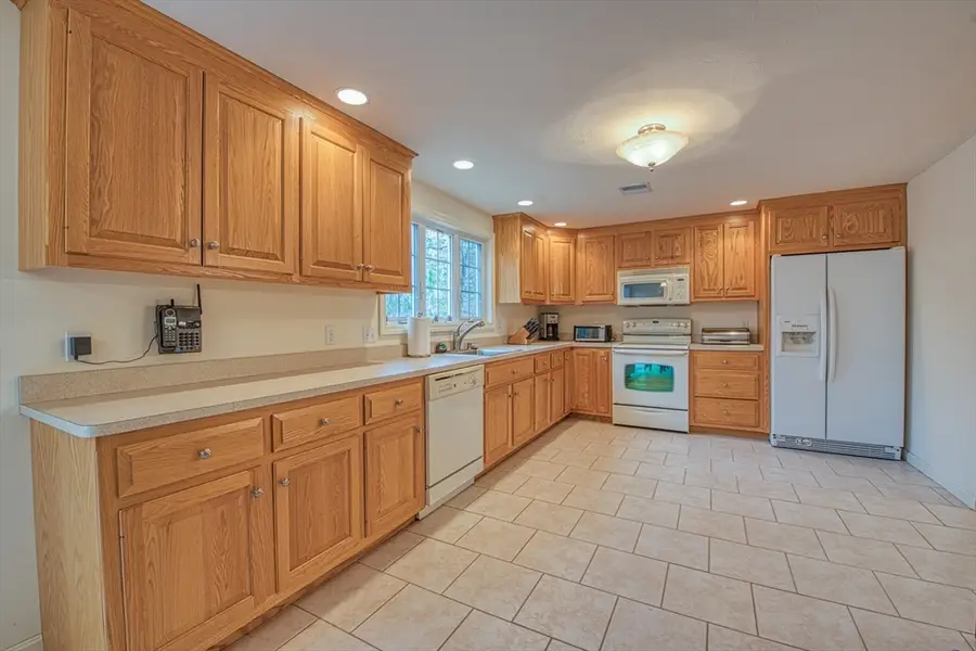 227 Village St, Millis, MA 02054 - Image #2