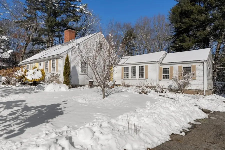 561 Circuit Street, Hanover, MA 02339 - Image #2