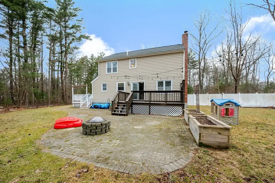 345 Richardson Ave, Attleboro, MA 02703 - Image #3