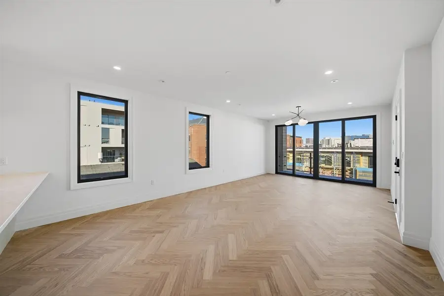 545 East 2nd St #PH2, Boston, MA 02127 - Image #2