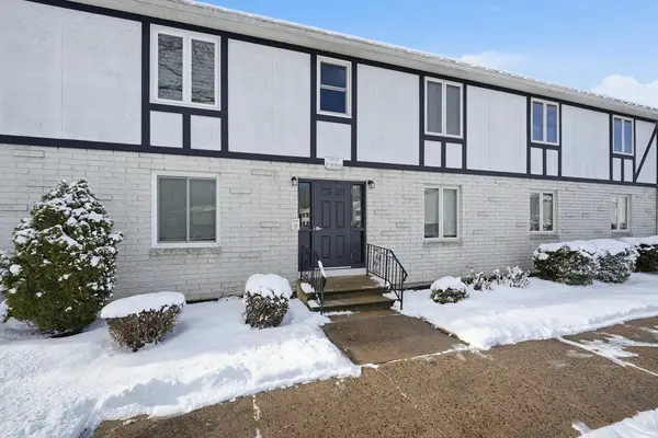 200 Lambert Ter #30, Chicopee, MA 01020