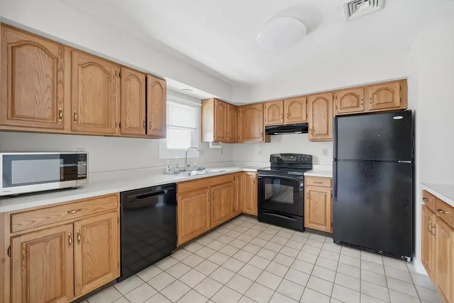 200 Lambert Ter #30, Chicopee, MA 01020 - Image #2