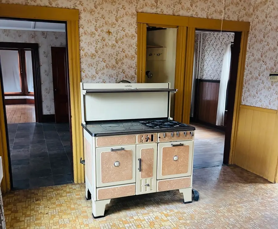 316 Amesbury Road, Haverhill, MA 01830 - Image #3