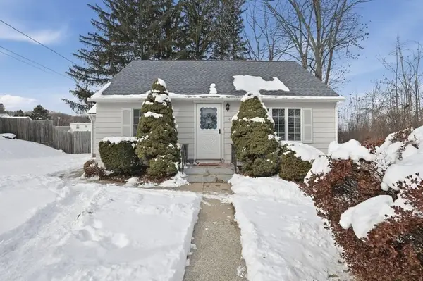 17 Goucher Avenue, Worcester, MA 01605