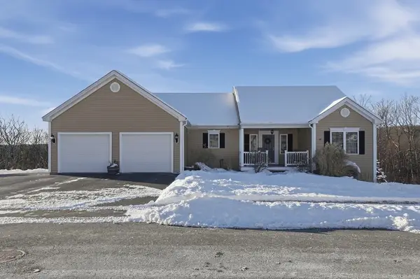 38 Hemlock Rd, Ashburnham, MA 01430