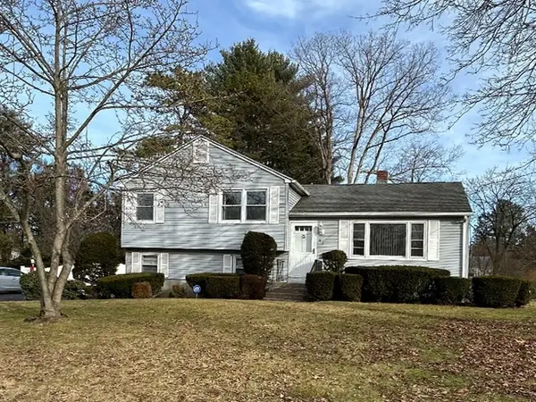 63 Meadowlark Dr, Longmeadow, MA 01106